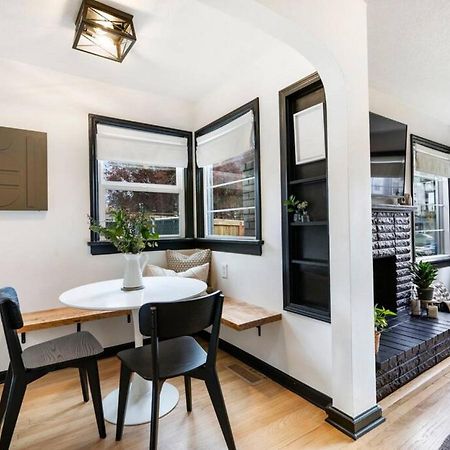 Picture Perfect Bungalow In The Heart Of Dt Vancouver Bagian luar foto