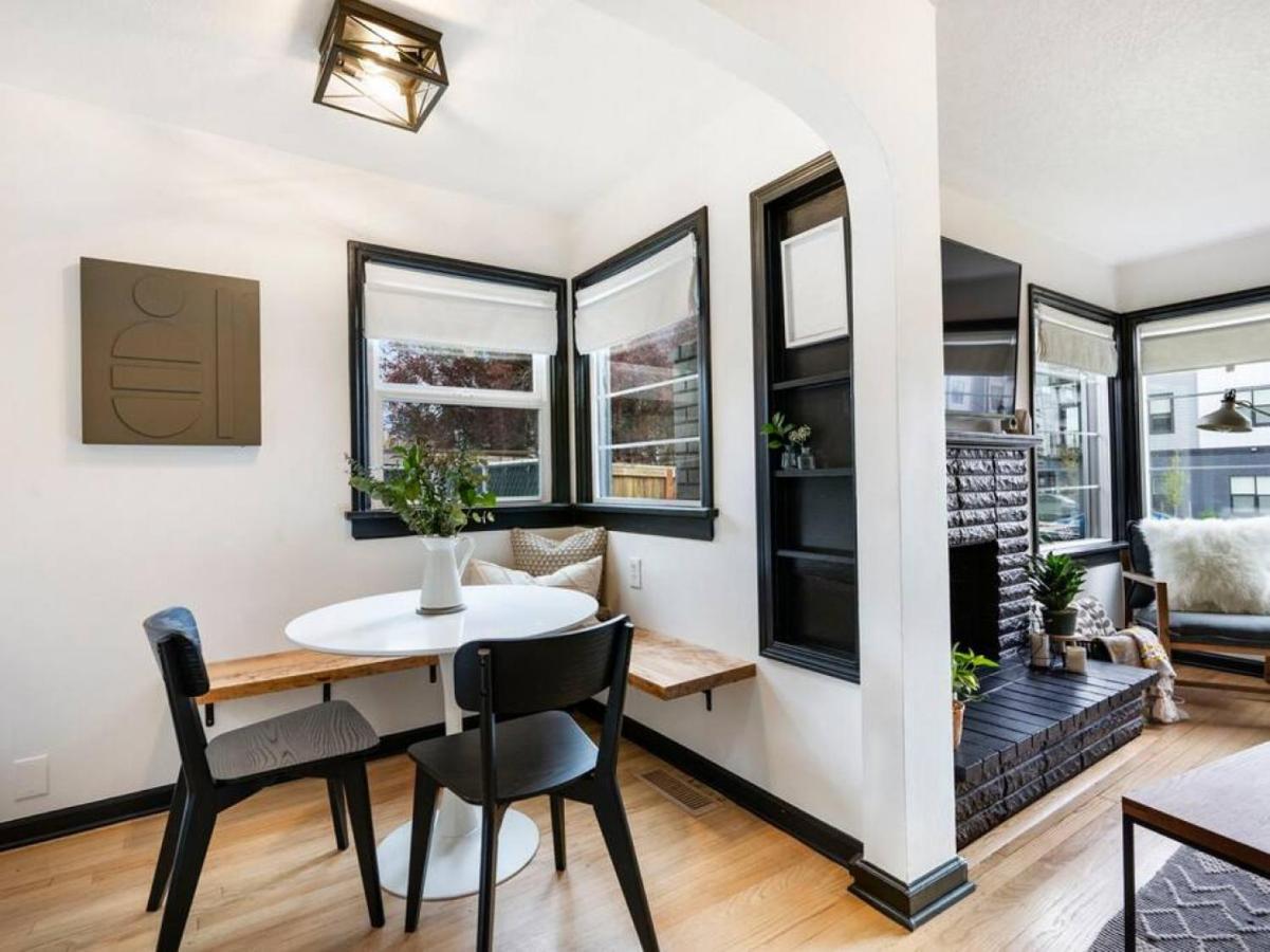 Picture Perfect Bungalow In The Heart Of Dt Vancouver Bagian luar foto