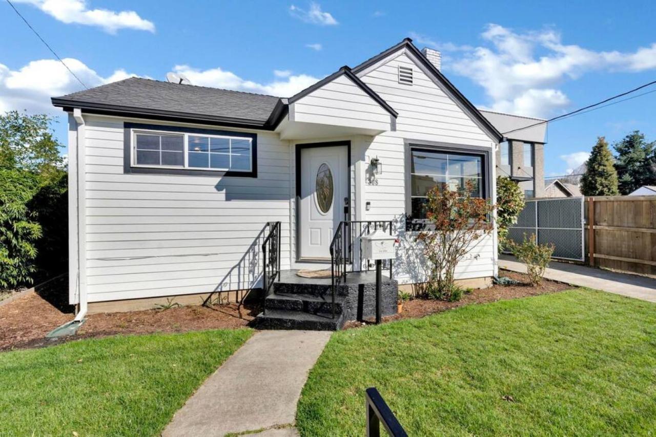 Picture Perfect Bungalow In The Heart Of Dt Vancouver Bagian luar foto