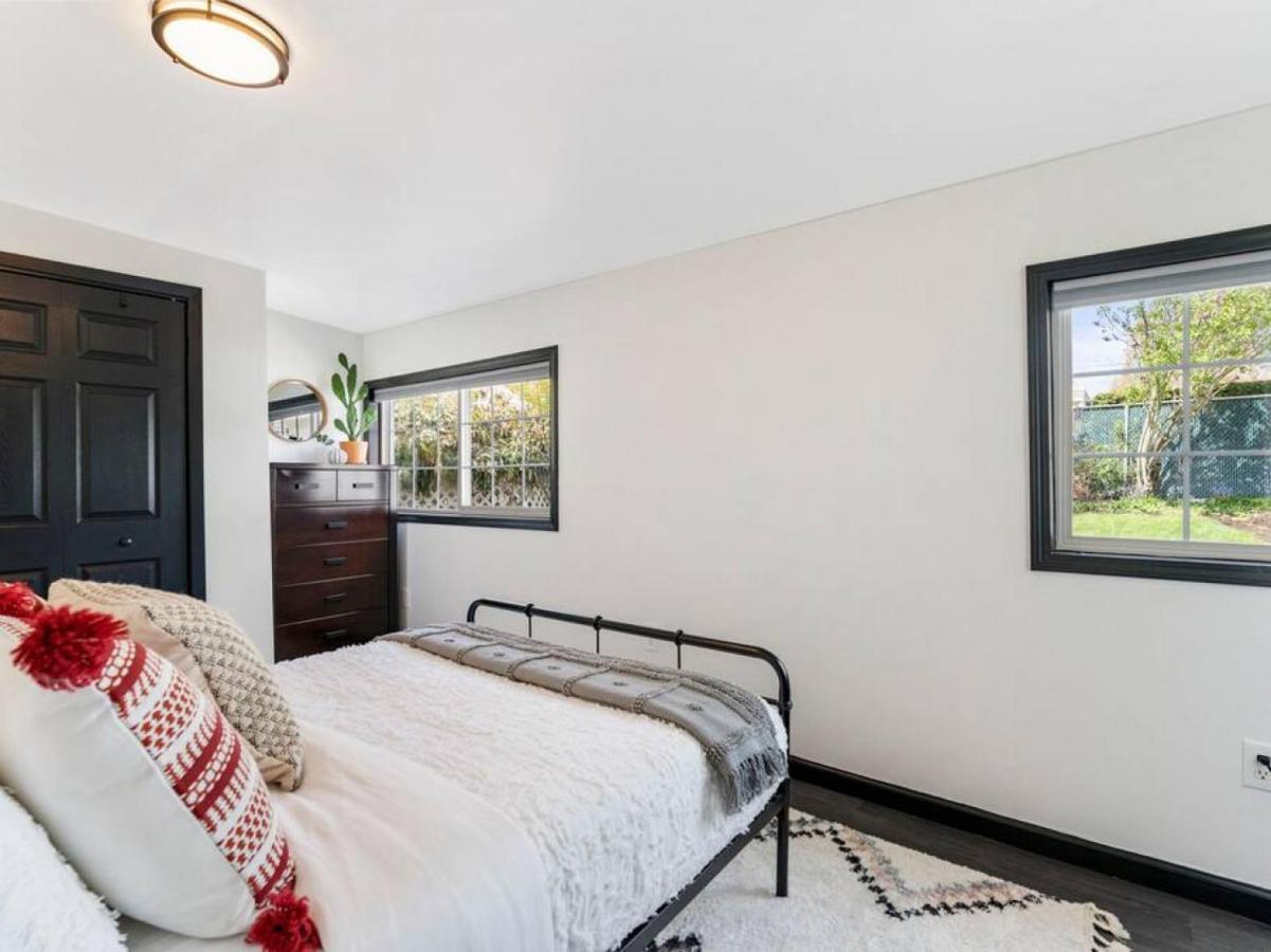 Picture Perfect Bungalow In The Heart Of Dt Vancouver Bagian luar foto