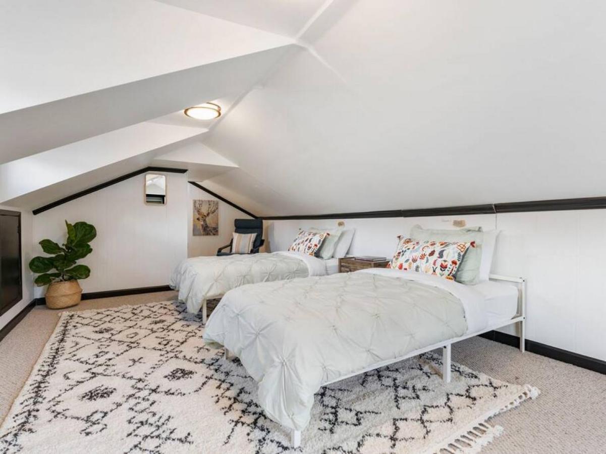 Picture Perfect Bungalow In The Heart Of Dt Vancouver Bagian luar foto