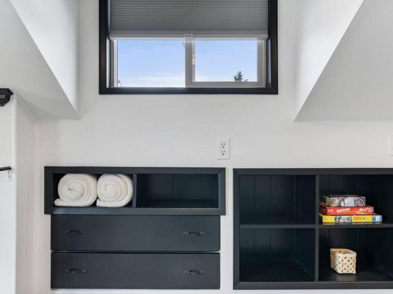 Picture Perfect Bungalow In The Heart Of Dt Vancouver Bagian luar foto